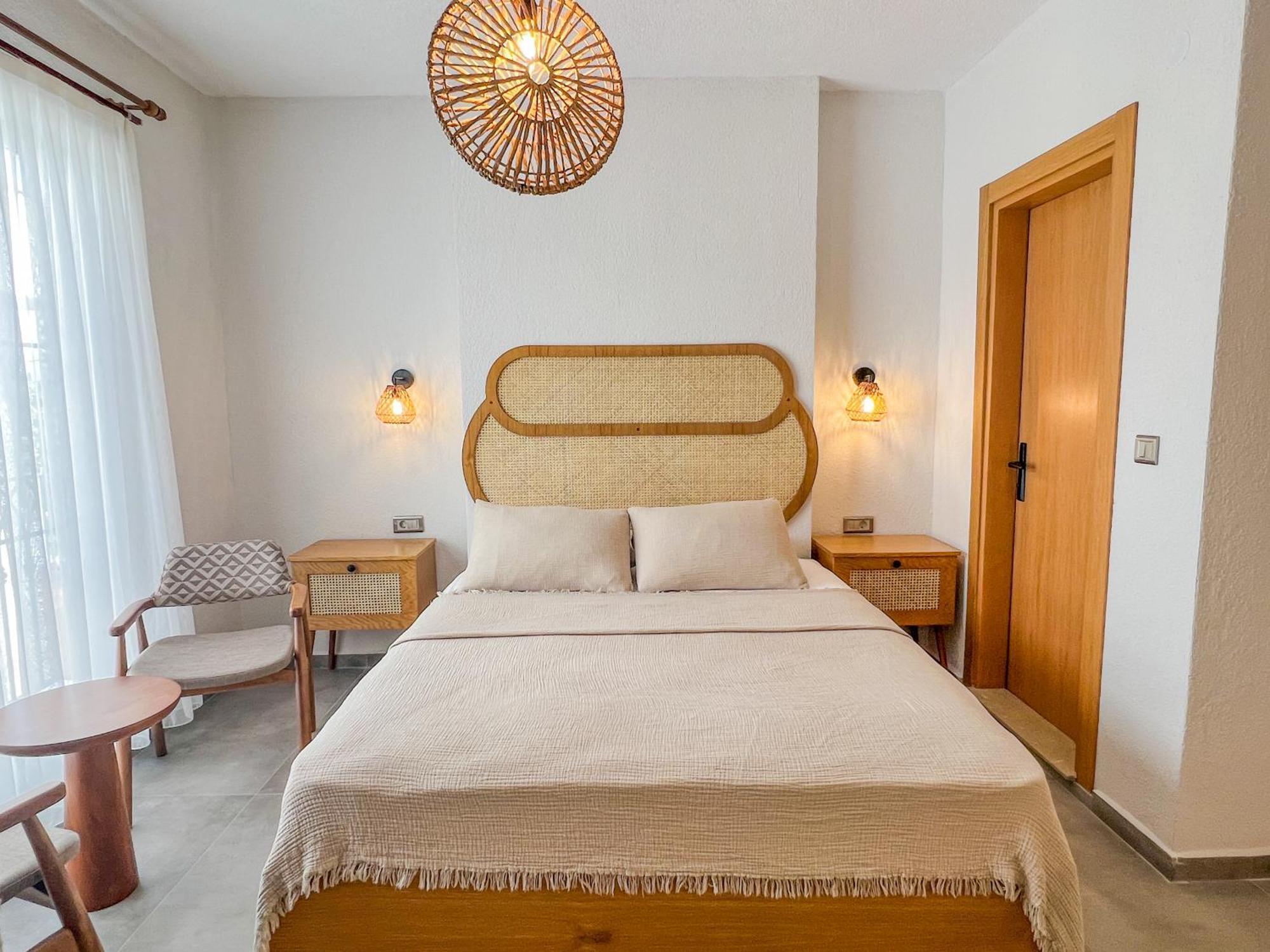 Parla Kuecuekkoey Hotel Ayvalik Exterior photo