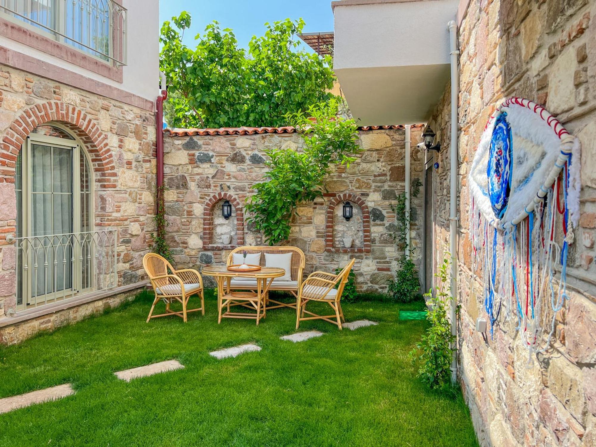 Parla Kuecuekkoey Hotel Ayvalik Exterior photo