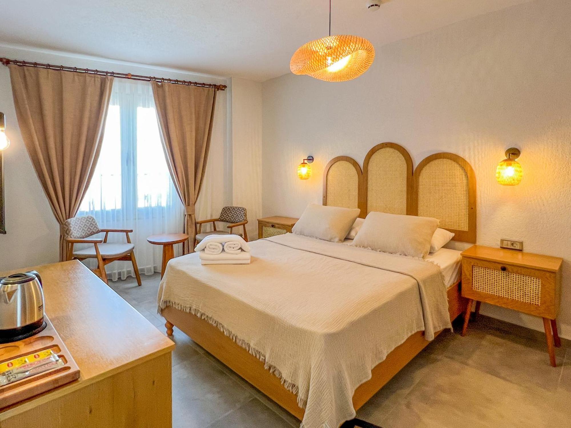 Parla Kuecuekkoey Hotel Ayvalik Exterior photo
