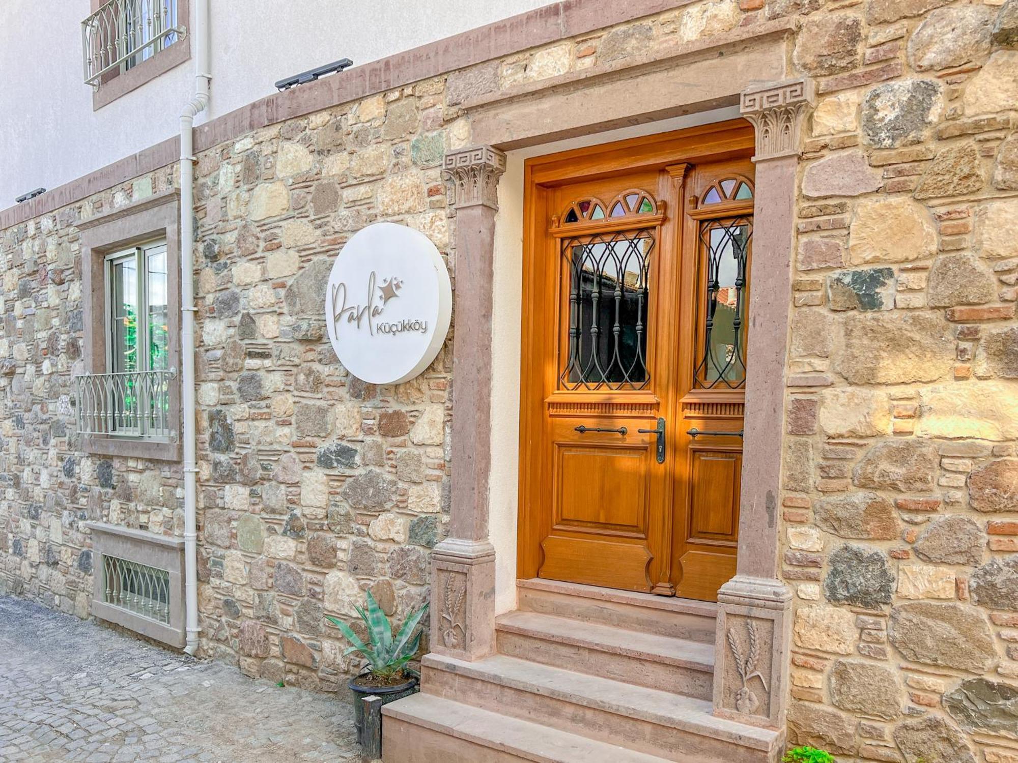 Parla Kuecuekkoey Hotel Ayvalik Exterior photo
